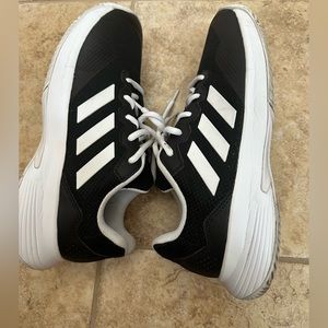 ADIDAS Gamecourt Women’s Sz 9